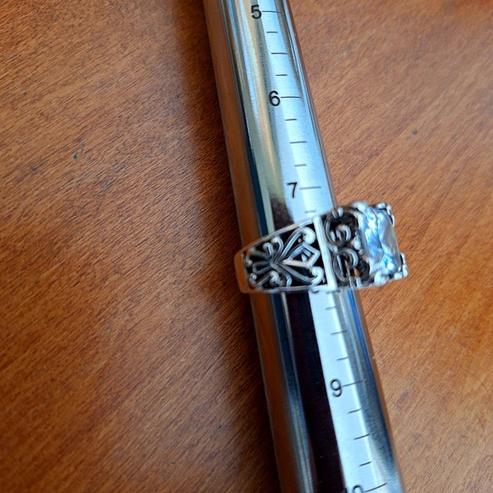 Silpada Vintage Silver Ring with Cubic Zirconia Gemstone - Picture 5 of 7